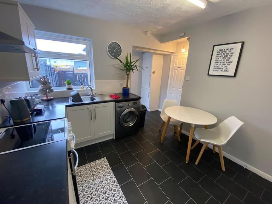 הוילה Seaside 2 Bed Townhouse, Near Cleethorpes Station מראה חיצוני תמונה